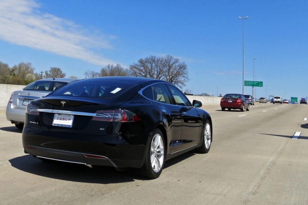 Tesla Model S Hwy
